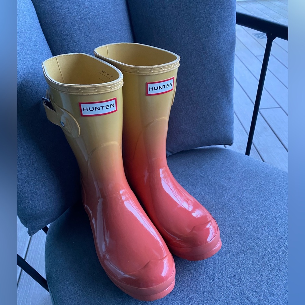 Rare Hunter limited edition sunrise ombré rain boots like new